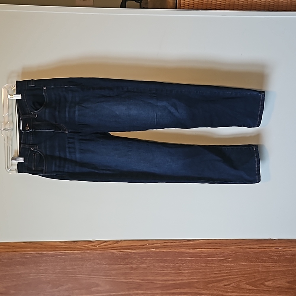 Women's Size 6R crown & Ivy straight leg jeans